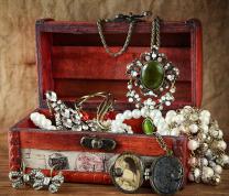 Upcycling and Repurposing Jewelry Session